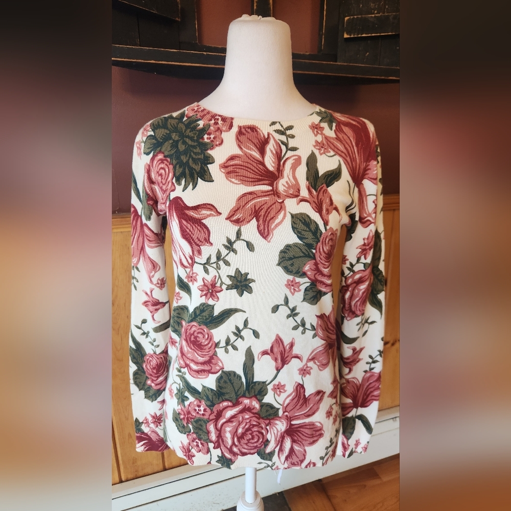 Loft Floral Long Sleeve Light Weight Pullover Sweater Roses Size XS NWOT